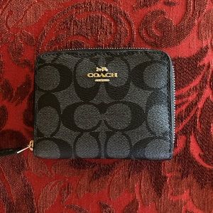 Coach - Small Zip Around Wallet
